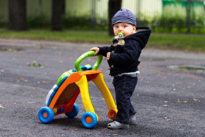 Antemergatorul pentru copii – o jucarie recomandata de pediatri si ortopezi